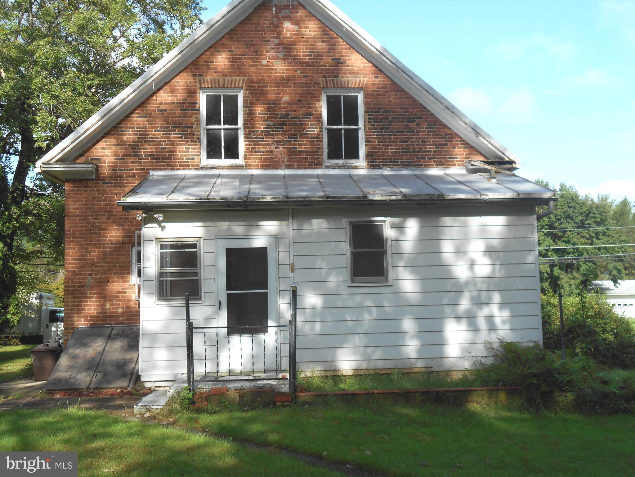 Exterior (Rear)