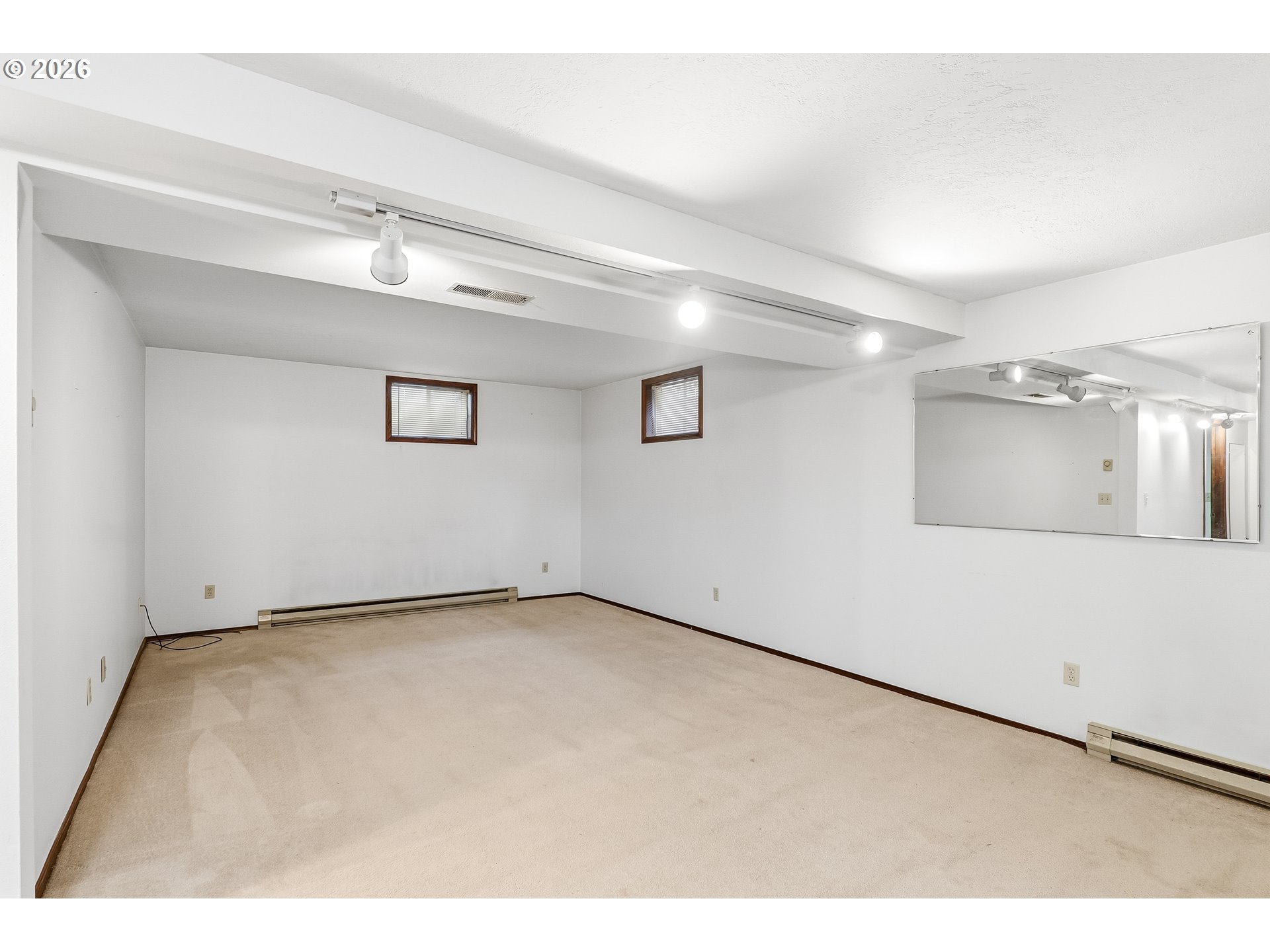 18280 South Old Clarke Road Mulino, OR 97042 - Photo 19 of 32 a view of an empty room