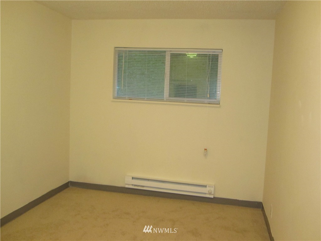 19215 98th Avenue South Renton, WA 98055 - Photo 13 of 23 a view of empty room