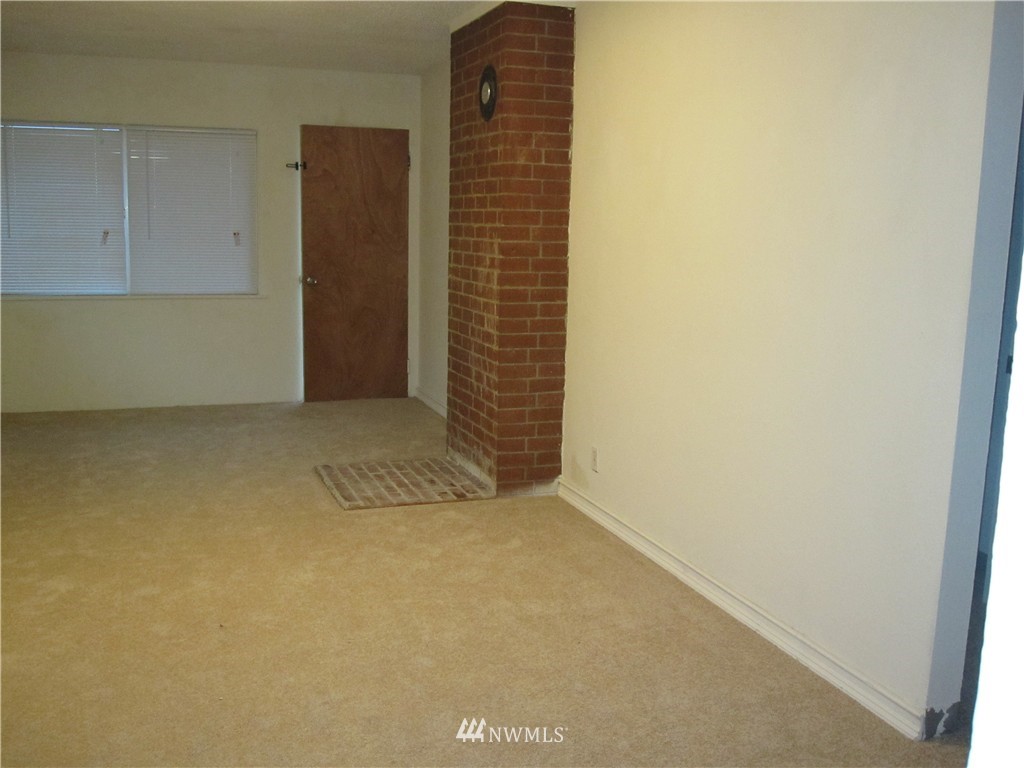 19215 98th Avenue South Renton, WA 98055 - Photo 18 of 23 a view of an empty room