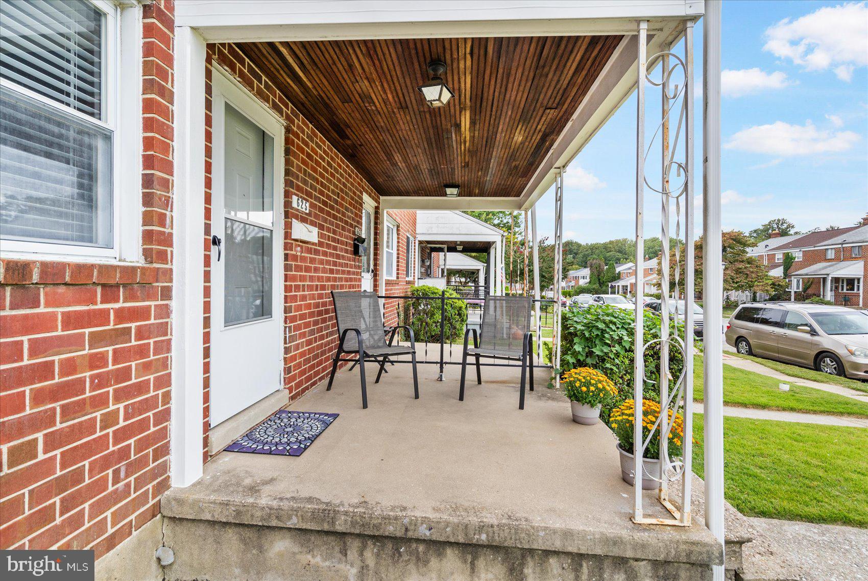 625 Queensgate Road Baltimore, MD 21229 - Photo 4 of 39 Front Porch