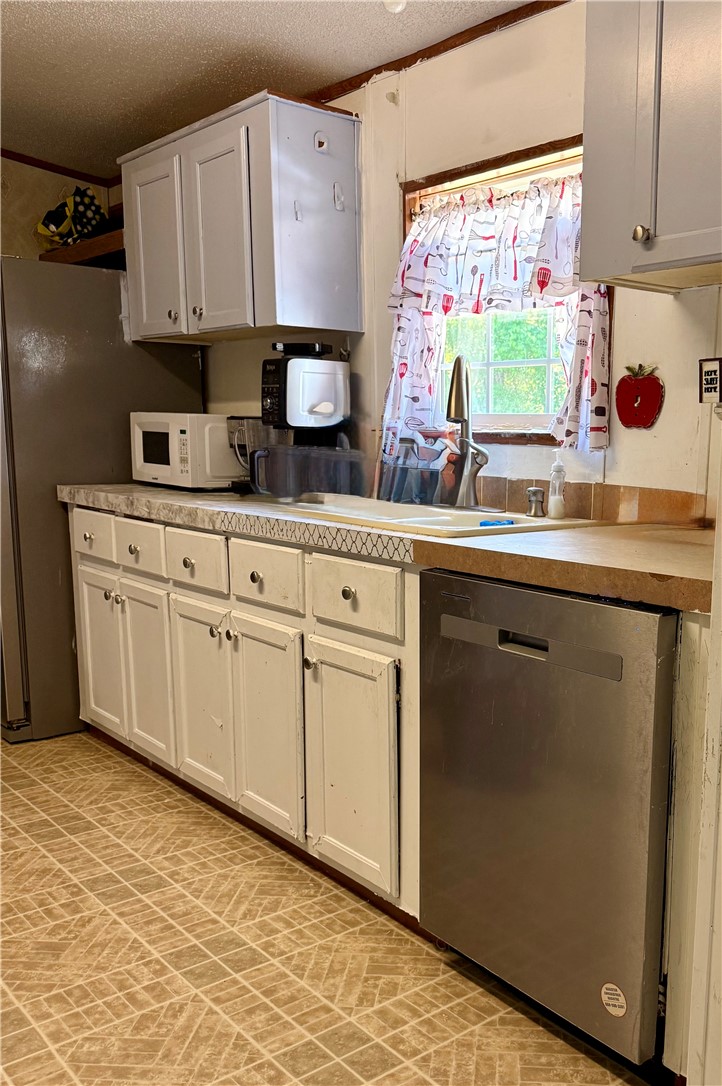 6910 Greenfield Road Blackshear, GA 31516 - Photo 2 of 10