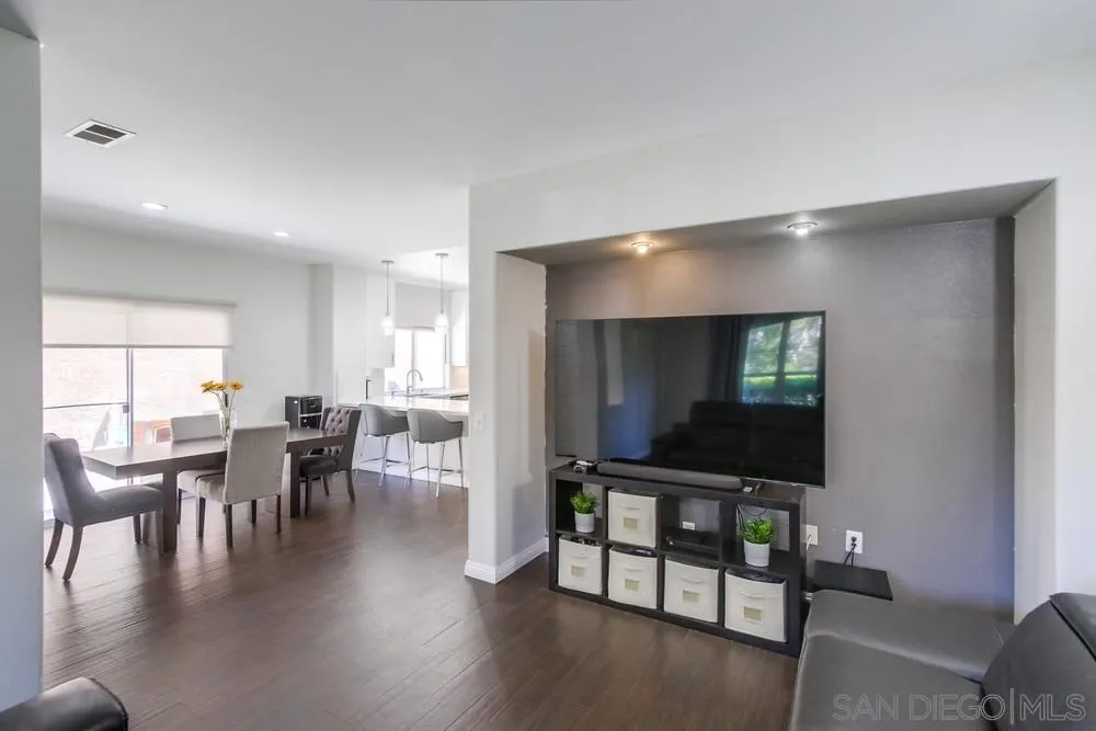 1564 Gold Run Road Chula Vista, CA 91913 - Photo 3 of 32 Gallery Image 3