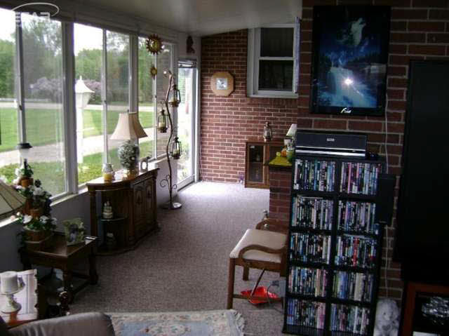 1090 North Genesee Road Burton, MI 48509 - Photo 9 of 9 20437918-8.JPG