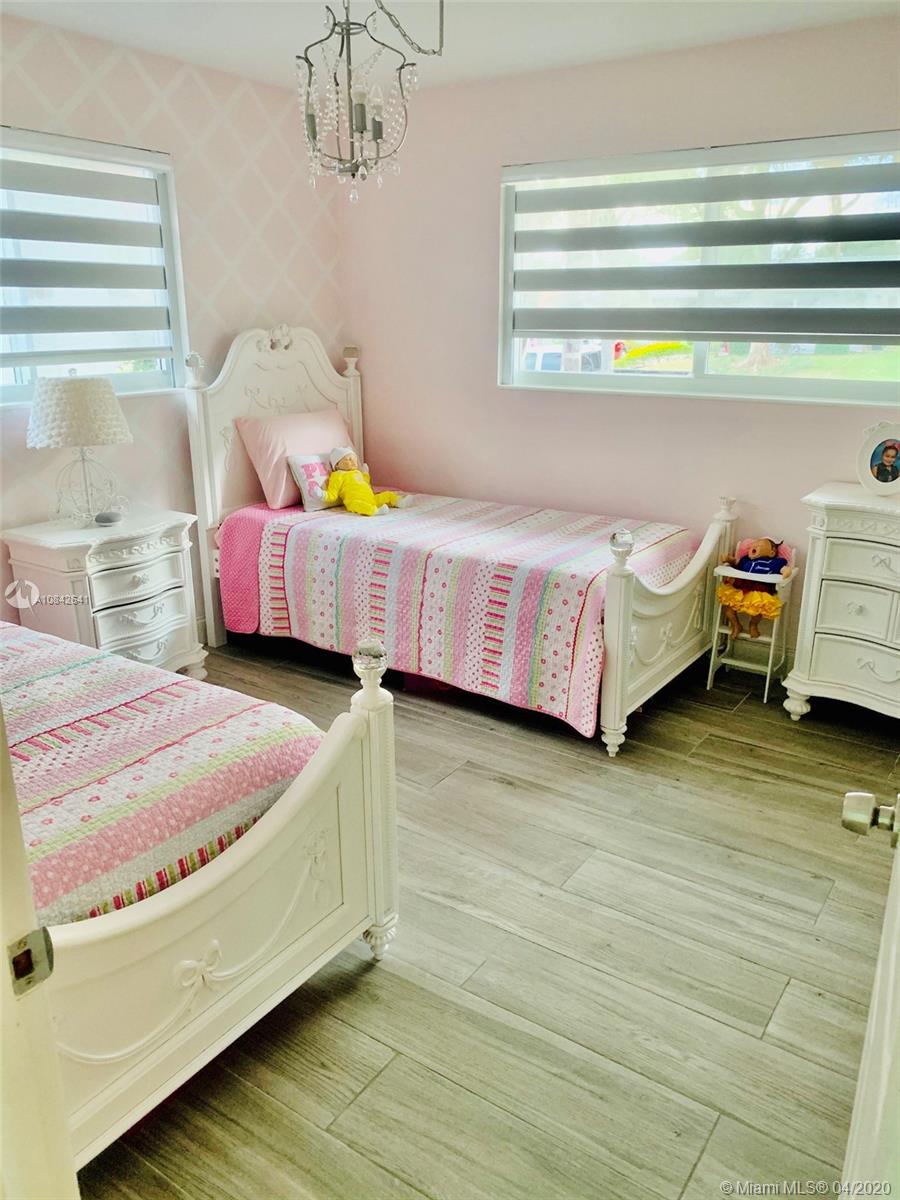 1925 North 38th Avenue Hollywood, FL 33021 - Photo 11 of 27