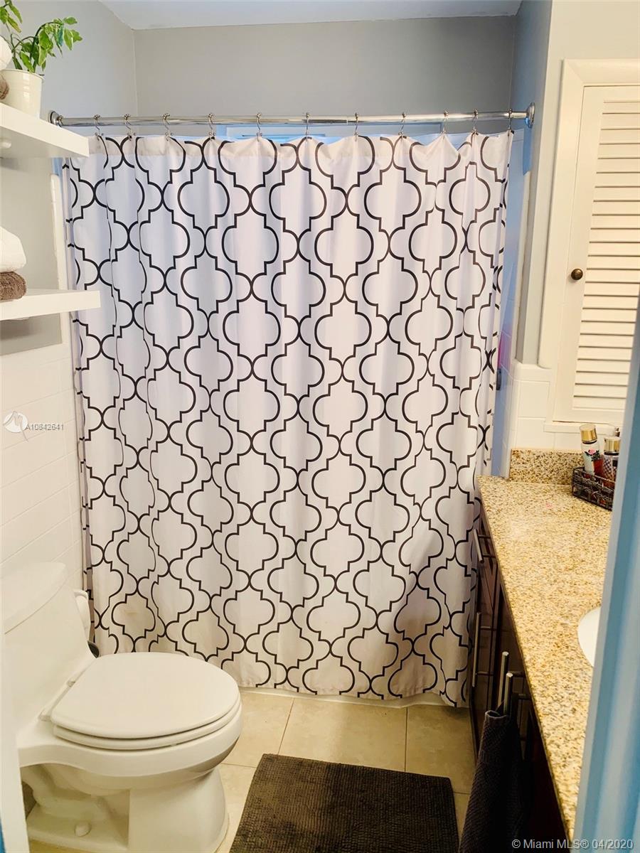 1925 North 38th Avenue Hollywood, FL 33021 - Photo 12 of 27