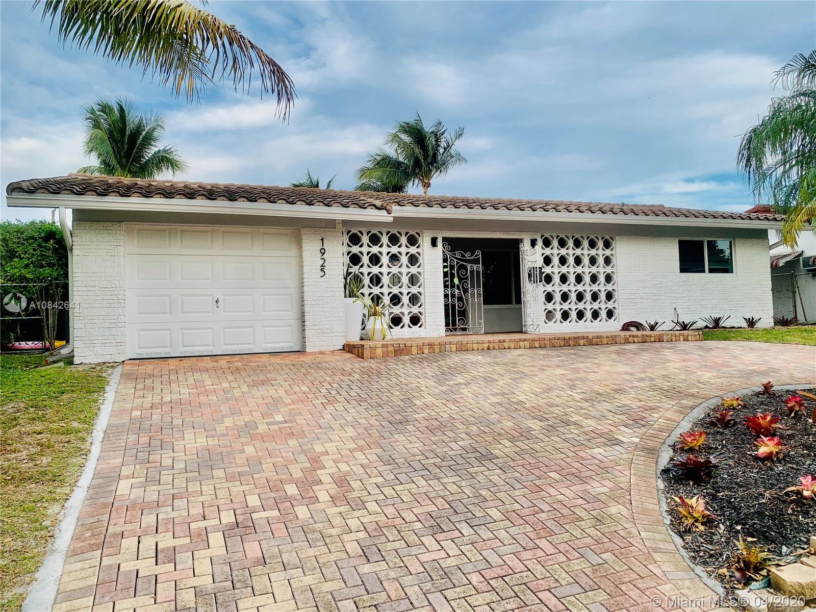1925 North 38th Avenue Hollywood, FL 33021 - Photo 3 of 27