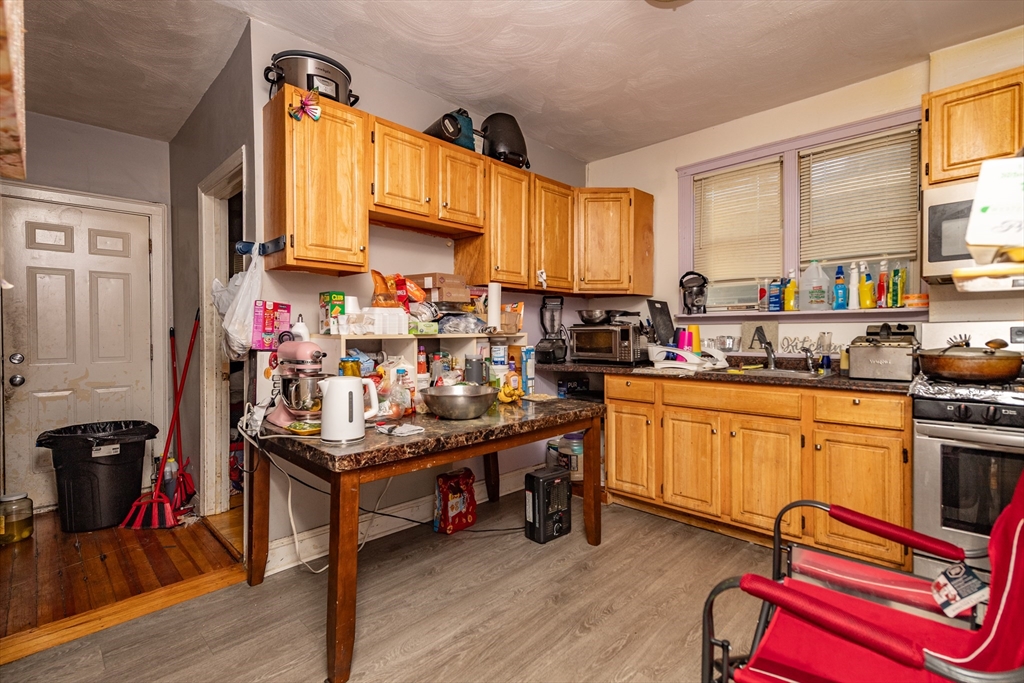 35 Bradshaw Street Boston, MA 02121 - Photo 11 of 32