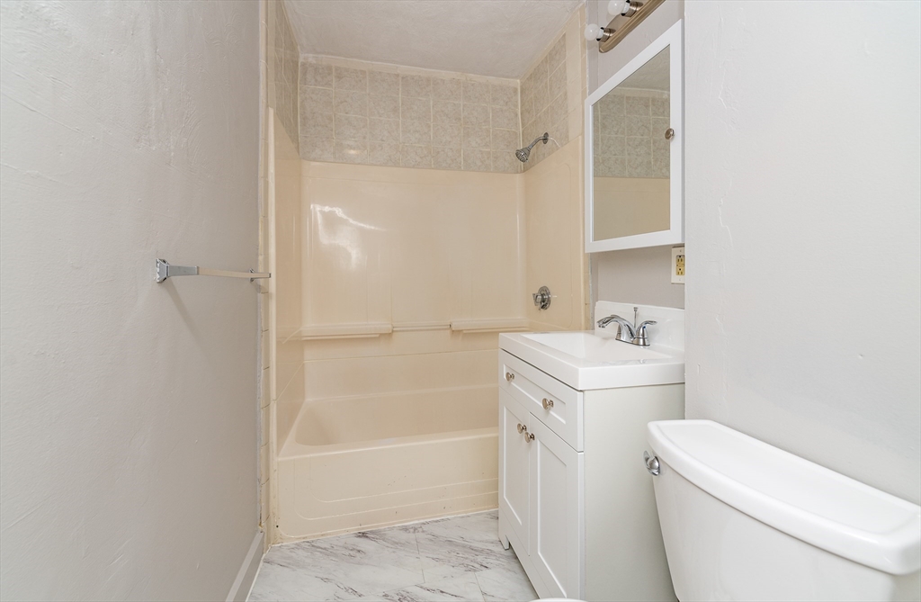 35 Bradshaw Street Boston, MA 02121 - Photo 23 of 32