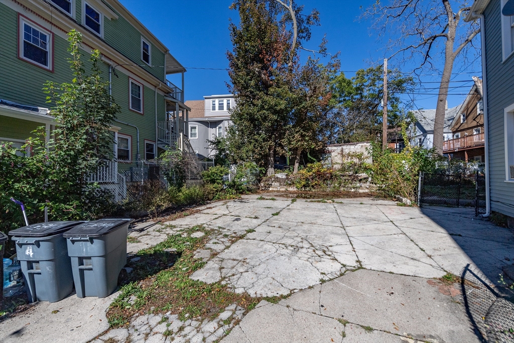 35 Bradshaw Street Boston, MA 02121 - Photo 5 of 32