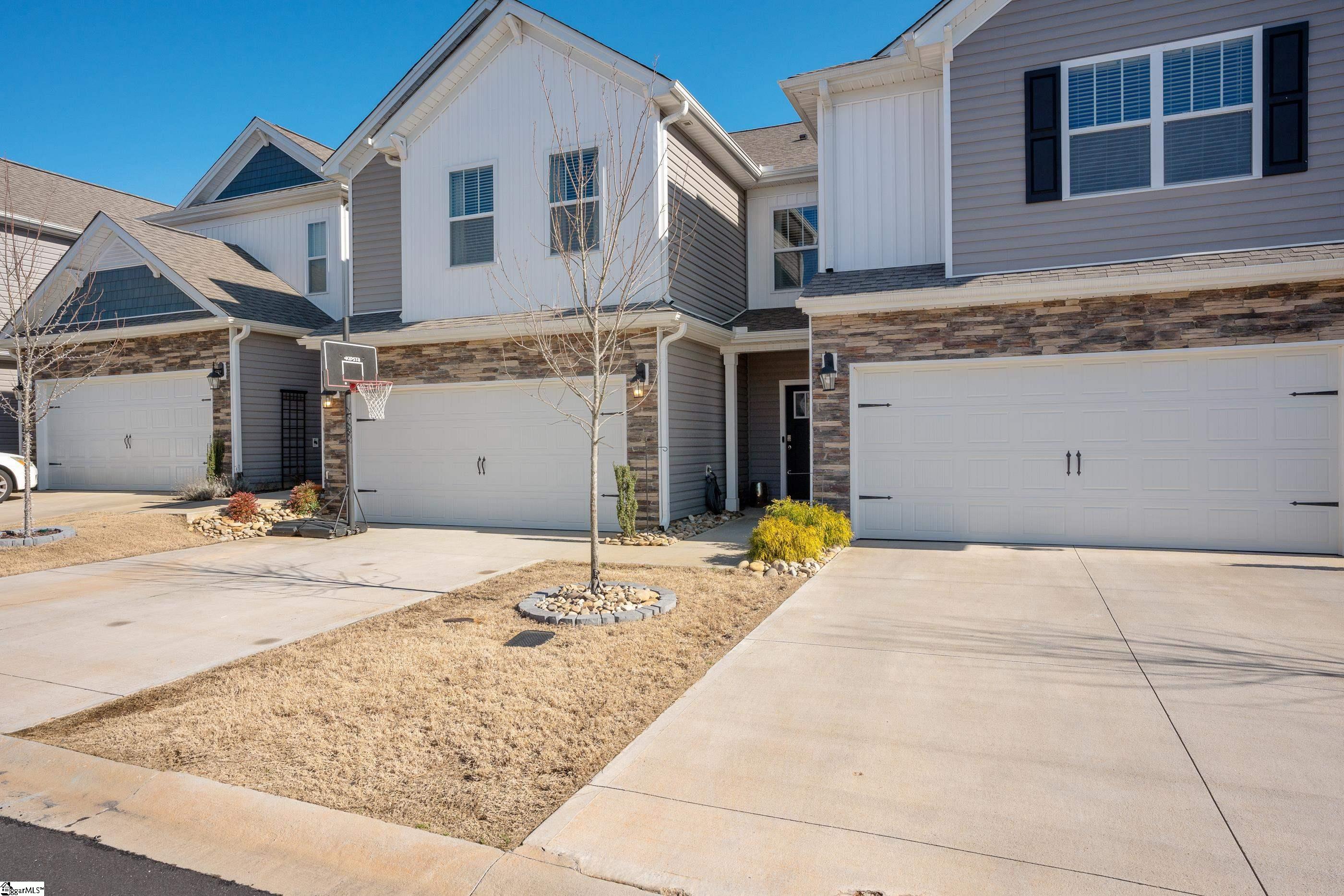 581 Yellow Fox Road Greer, SC 29650 - Photo 2 of 30 Gallery Image 2