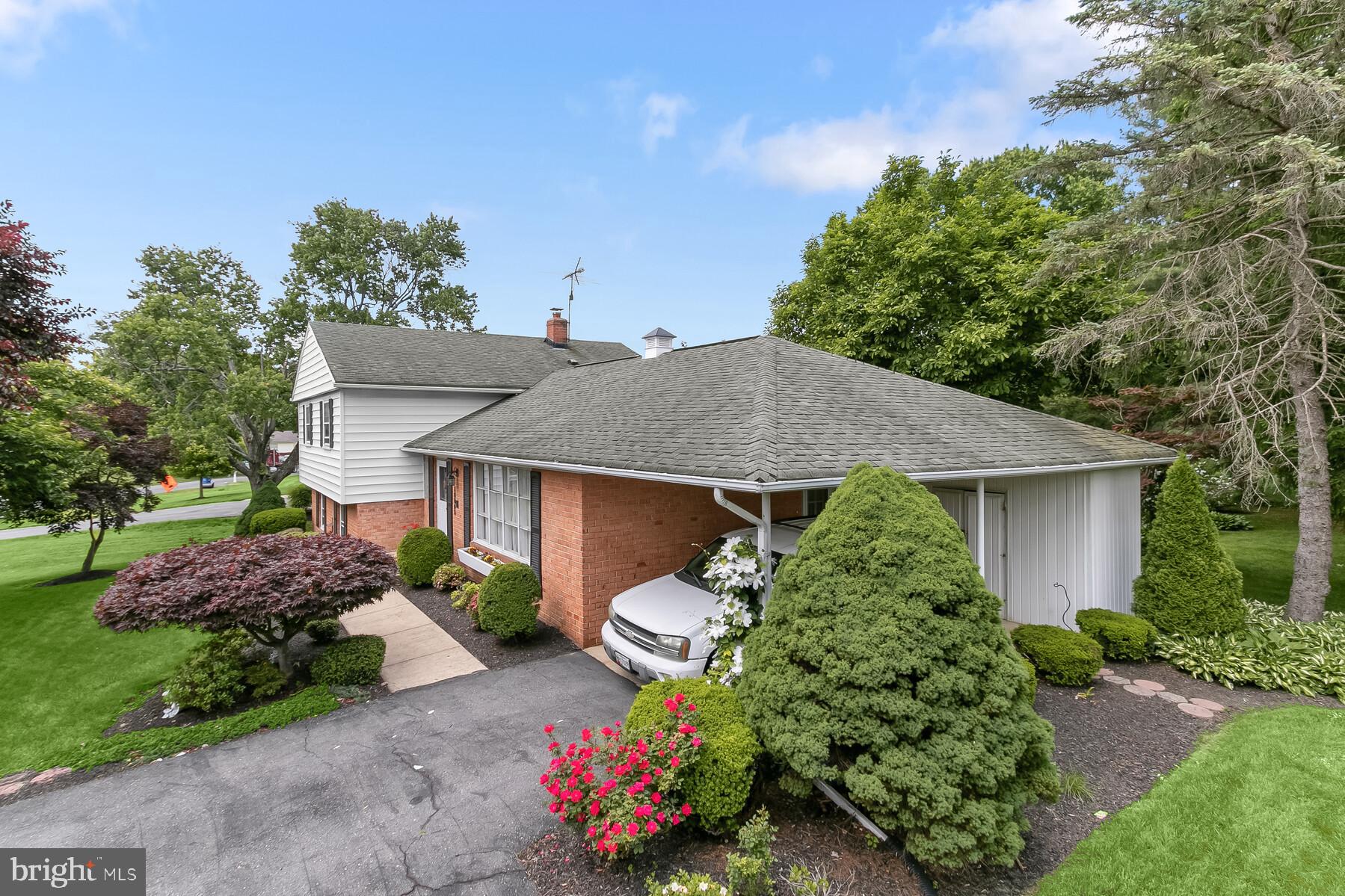 18805 Willow Grove Road Olney, MD 20832 - Photo 3 of 50 Gallery Image 3