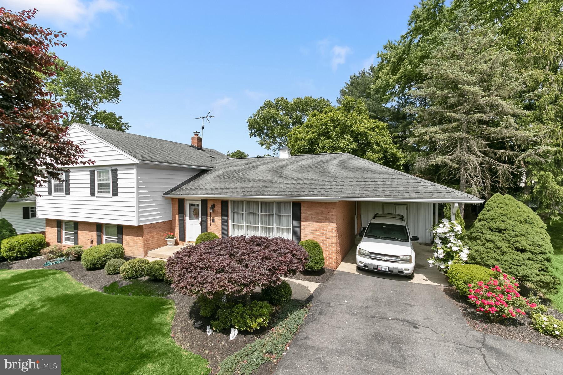 18805 Willow Grove Road Olney, MD 20832 - Photo 4 of 50 Gallery Image 4