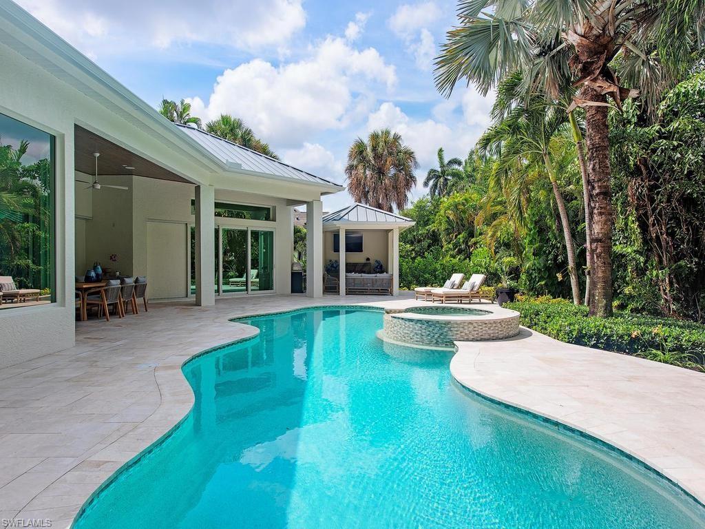 2363 Crayton Road Naples, FL 34103 - Photo 5 of 30