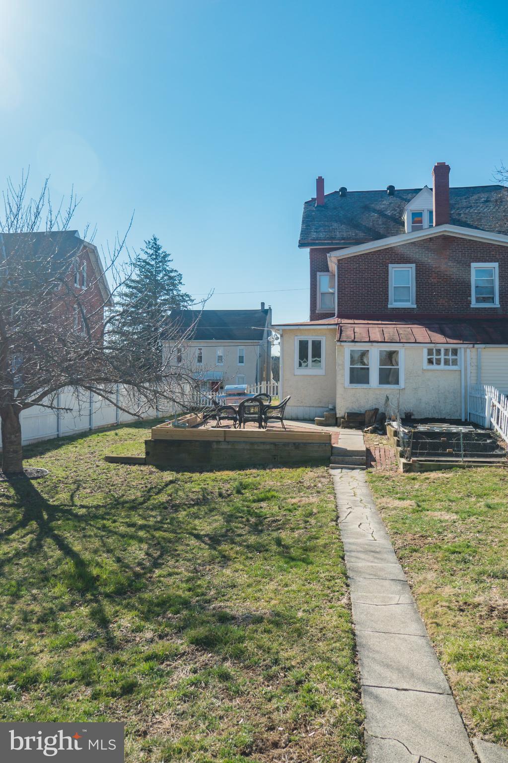 313 Chestnut Street Spring City, PA 19475 - Photo 2 of 25