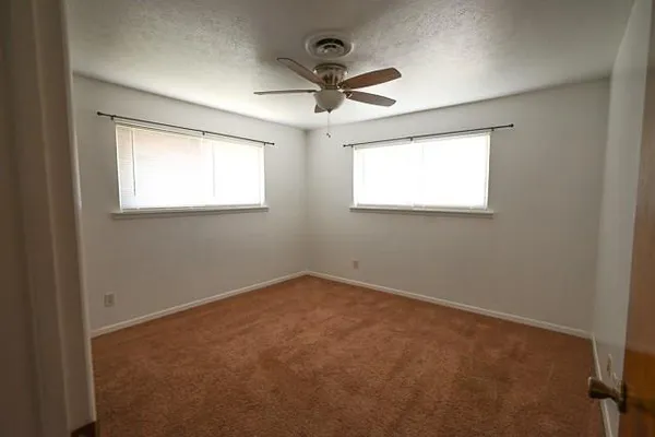 $1,450 | 903 North Lamb Street, Bowie, TX 76230