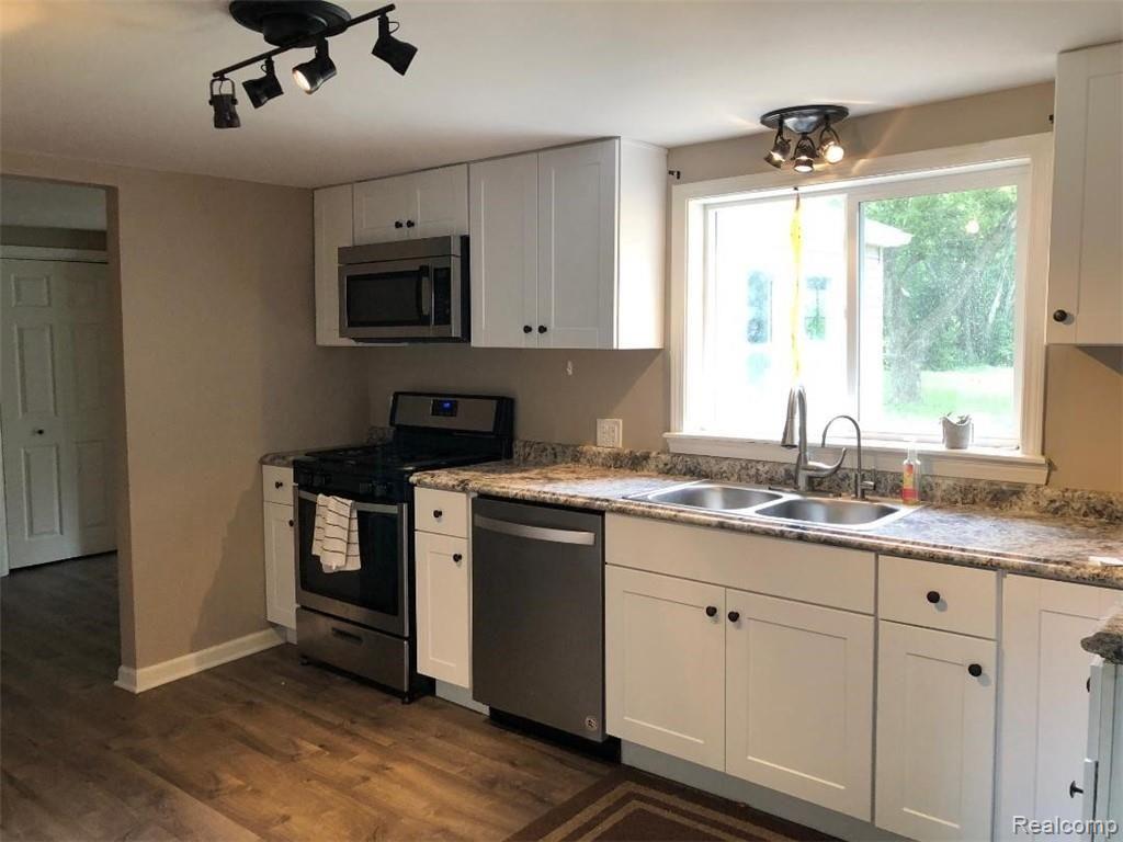 7311 Rory Street Grand Blanc, MI 48439 - Photo 4 of 25 thumbnail (24).jpg