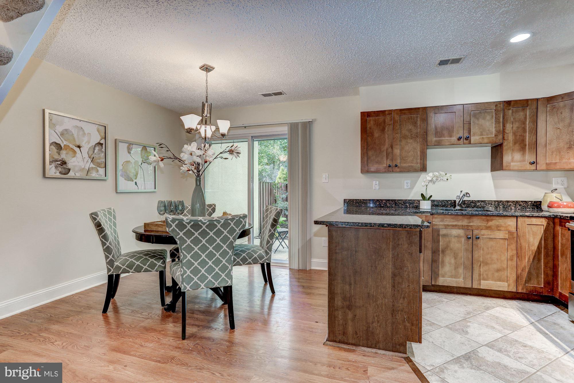 2222 Southgate Square Reston, VA 20191 - Photo 14 of 30 Dining Room