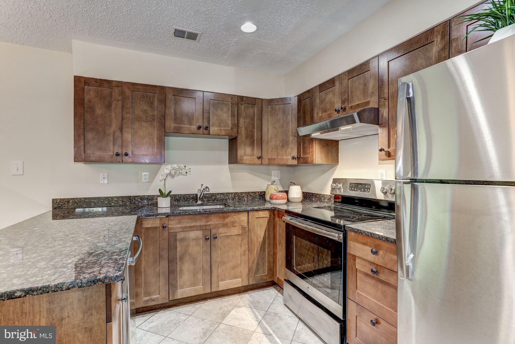2222 Southgate Square Reston, VA 20191 - Photo 7 of 30 Kitchen