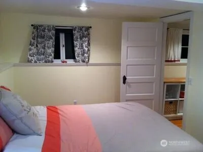 $1,650 | 342 16th Avenue East, Seattle, WA 98112