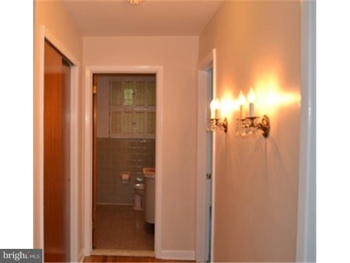 609 Evans Road Springfield, PA 19064 - Photo 12 of 18 Hallway
