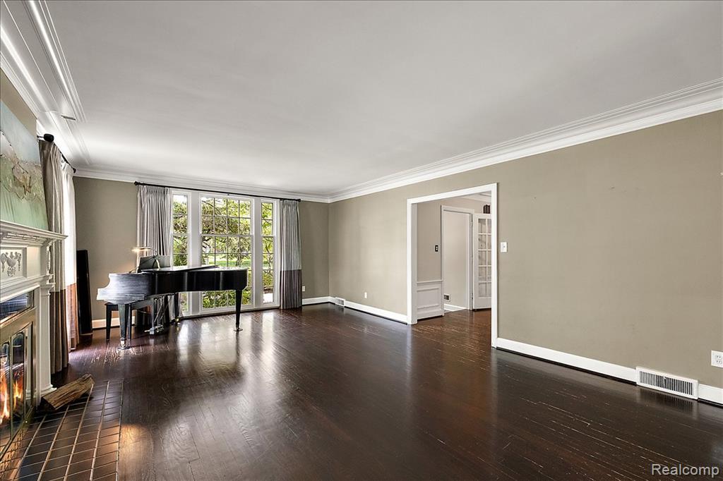 1051 Devonshire Road Grosse Pointe, MI 48230 - Photo 15 of 99