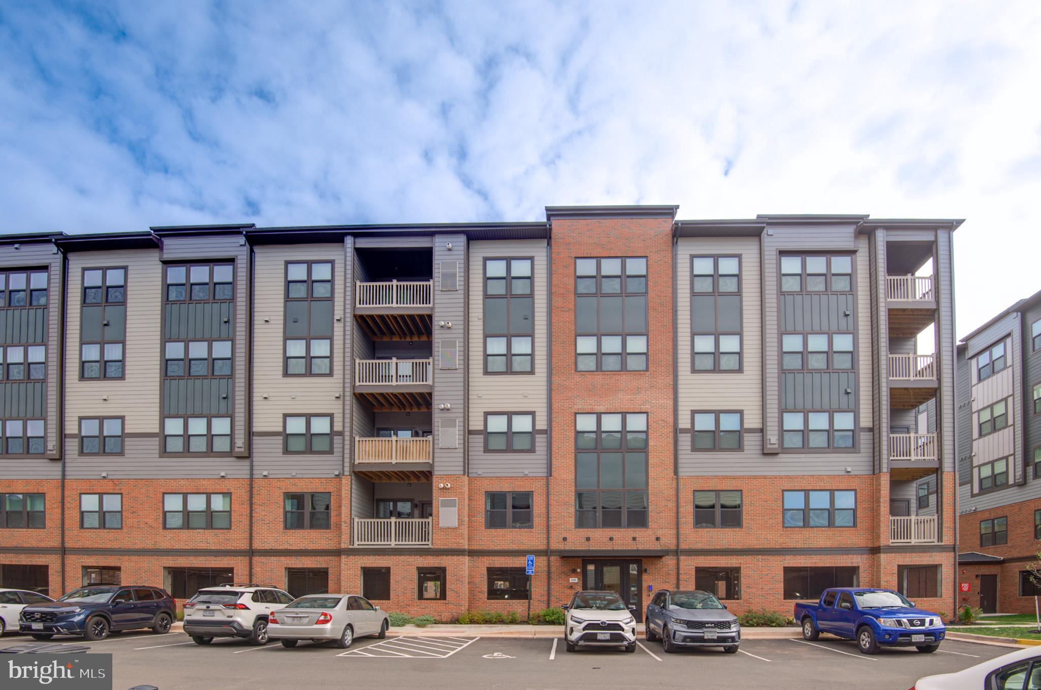 4395 Peach Lily Lane, Unit 304 Chantilly, VA 20151 - Photo 33 of 36 a buildings view