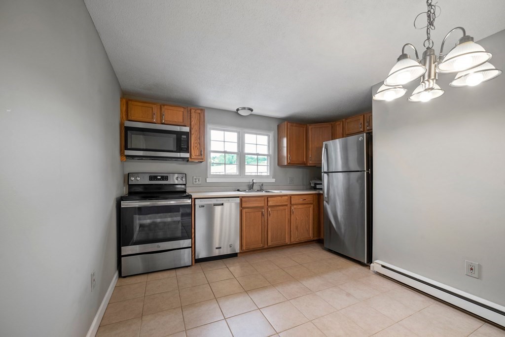 7 Maple Crest Circle, Unit F Holyoke, MA 01040 - Photo 13 of 29