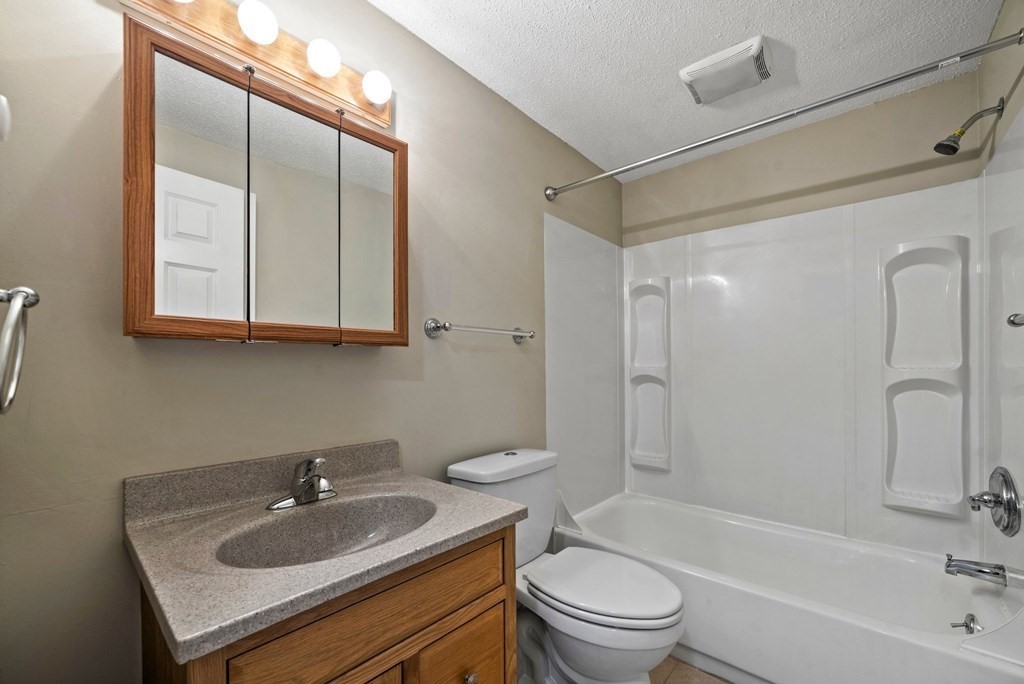 7 Maple Crest Circle, Unit F Holyoke, MA 01040 - Photo 22 of 29