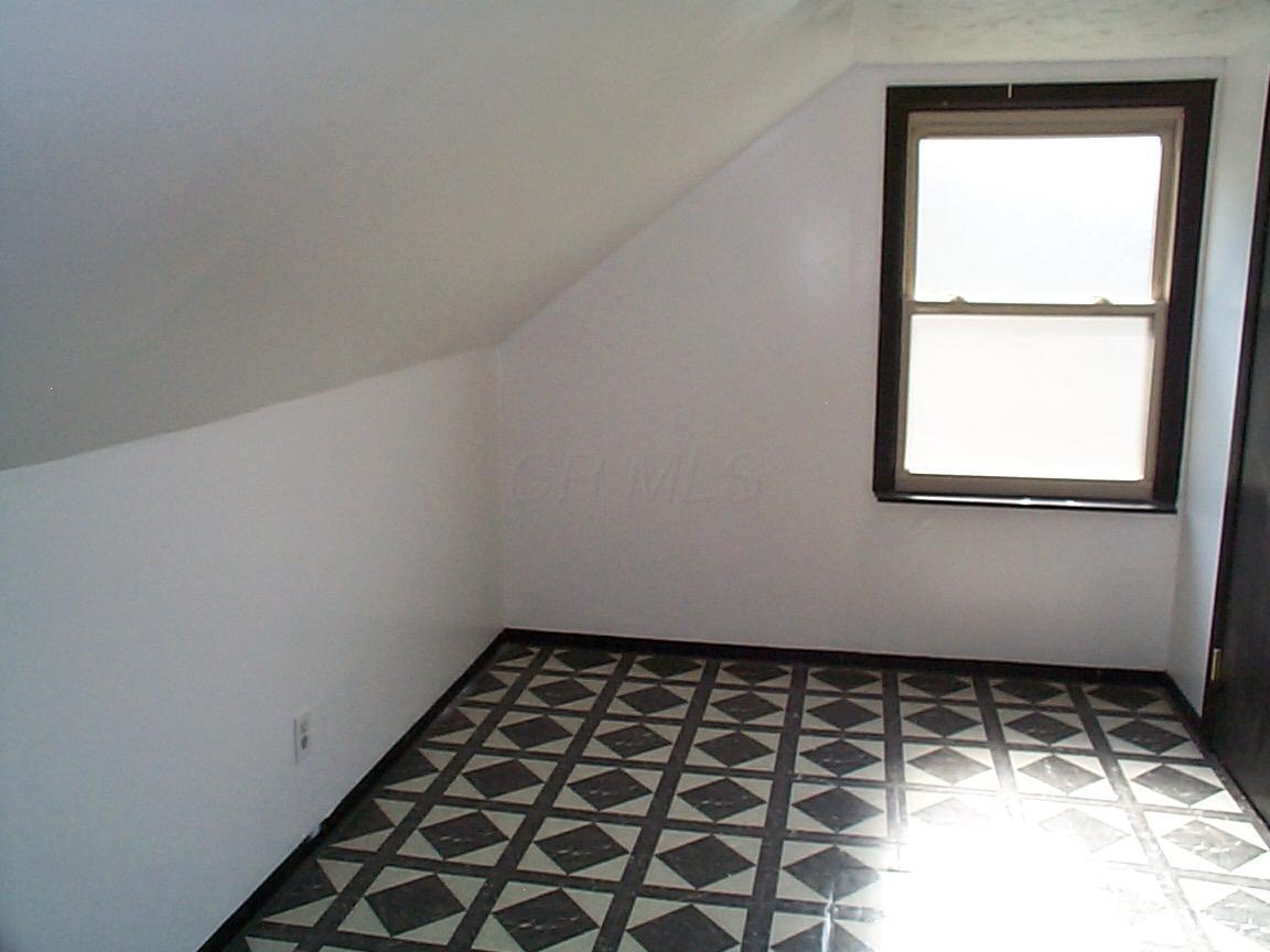 2575 Agler Road Columbus, OH 43211 - Photo 16 of 26 Gallery Image 16