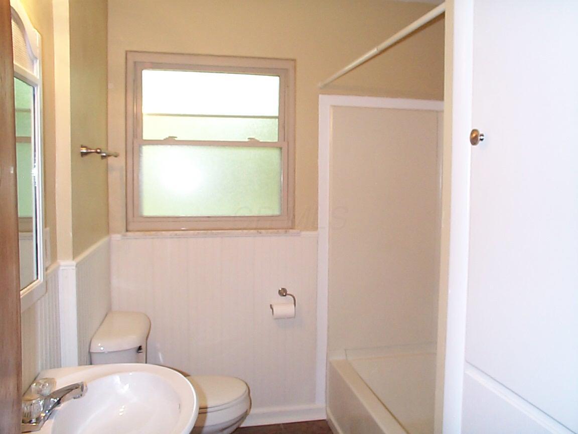 2575 Agler Road Columbus, OH 43211 - Photo 8 of 26 Gallery Image 8
