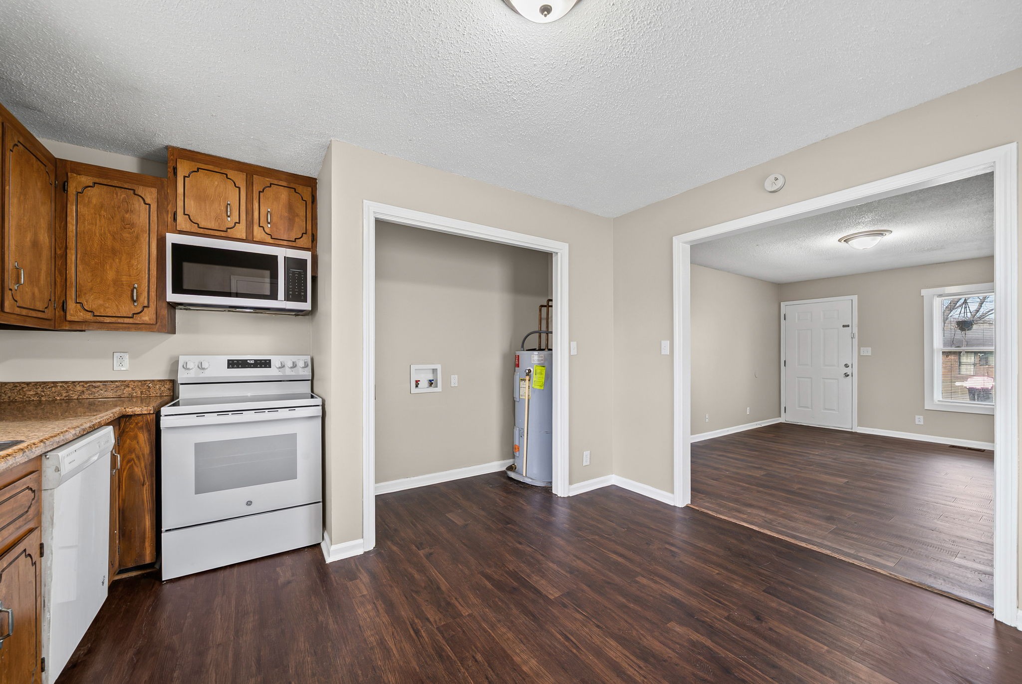 135 E Street Clarksville, TN 37042 - Photo 4 of 23