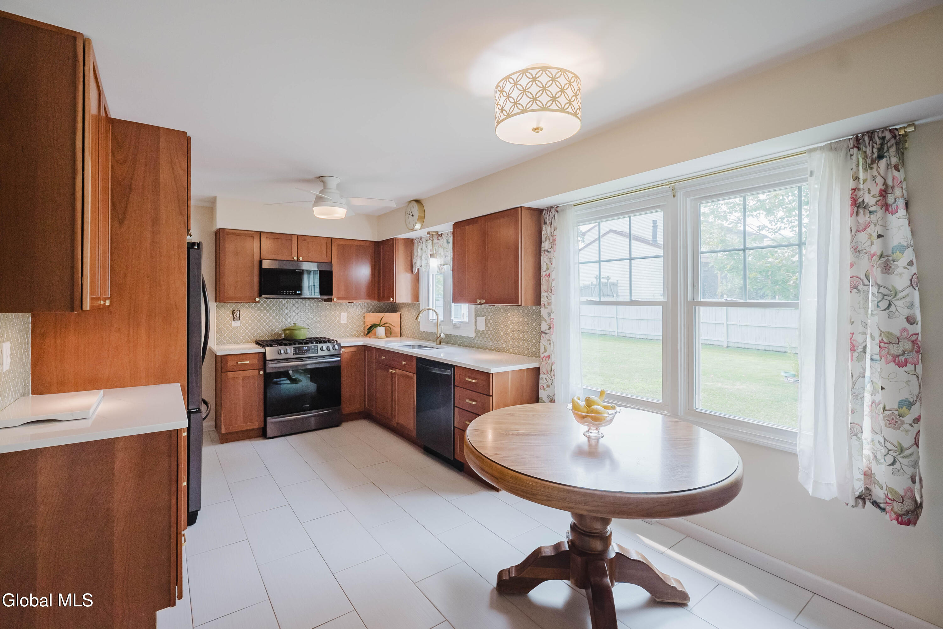 98 Miller Road Colonie, NY 12110 - Photo 12 of 43 13