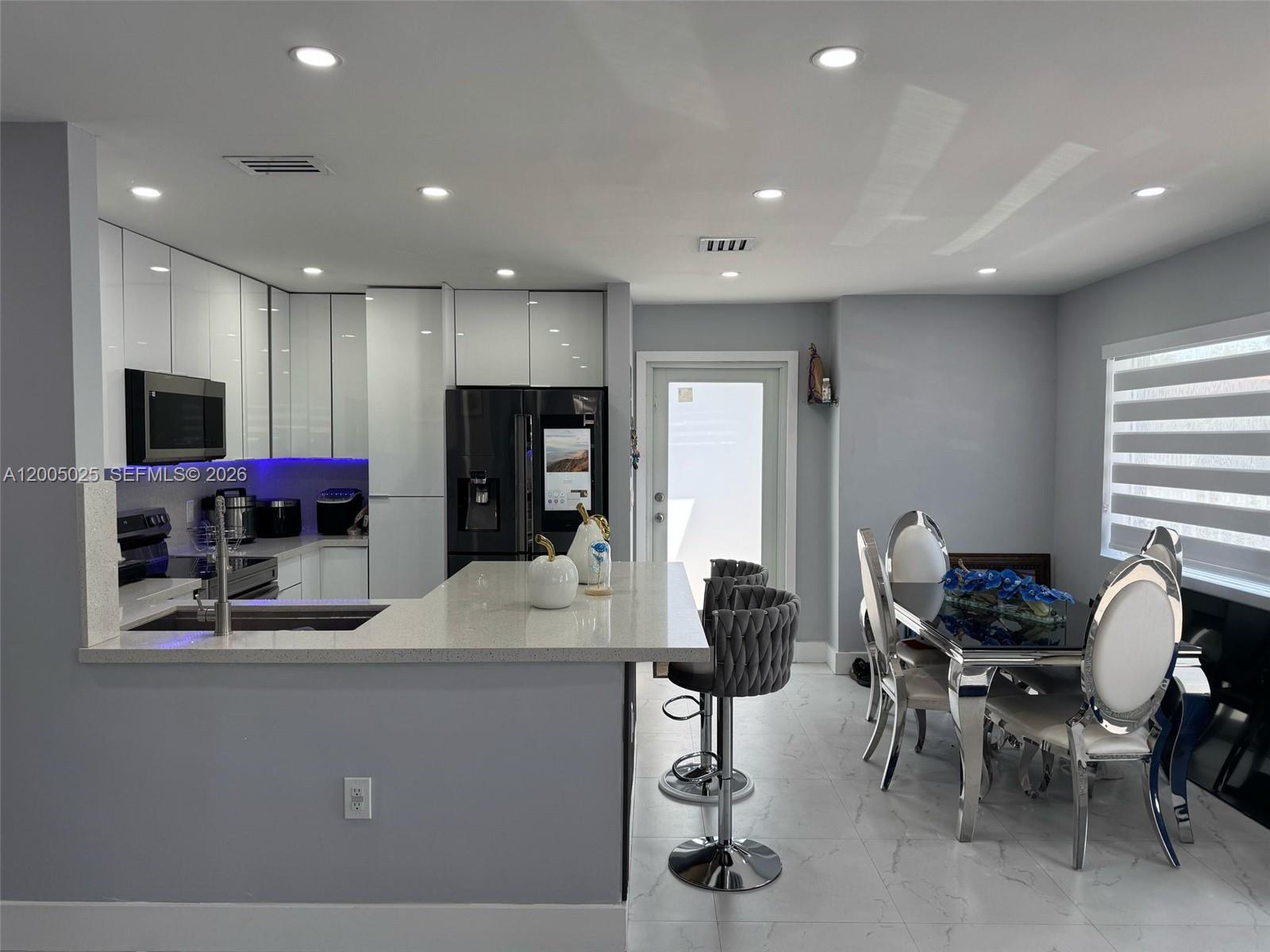 729 East 23rd Street Hialeah, FL 33013 - Photo 5 of 25