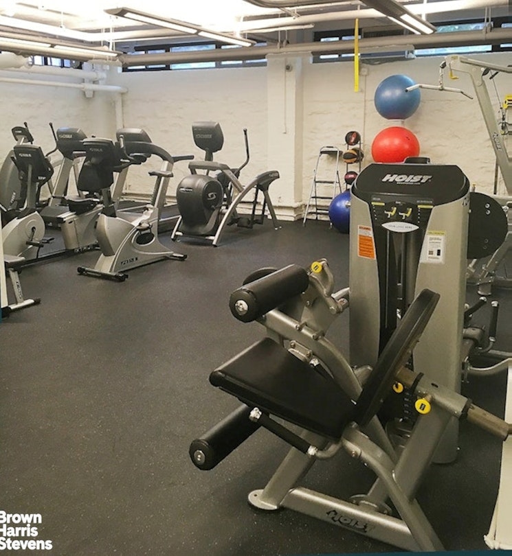 235 East 73rd Street, Unit 8D Manhattan, NY 10021 - Photo 7 of 12