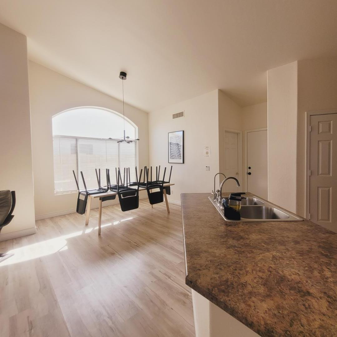 8720 West Kathleen Road Peoria, AZ 85382 - Photo 5 of 23