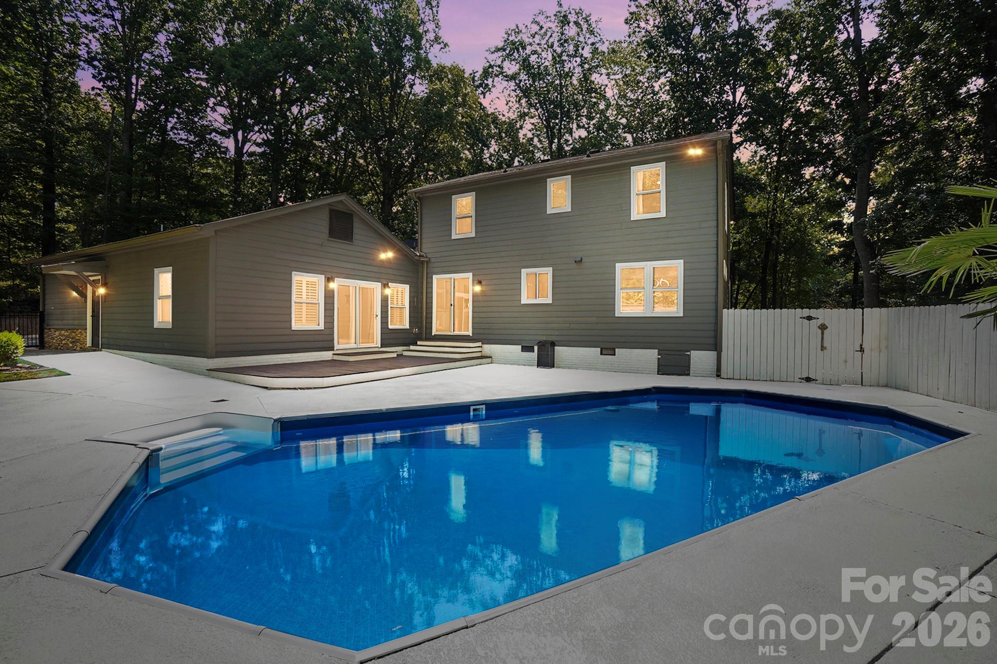 432 Raintree Drive Matthews, NC 28104 - Photo 3 of 48