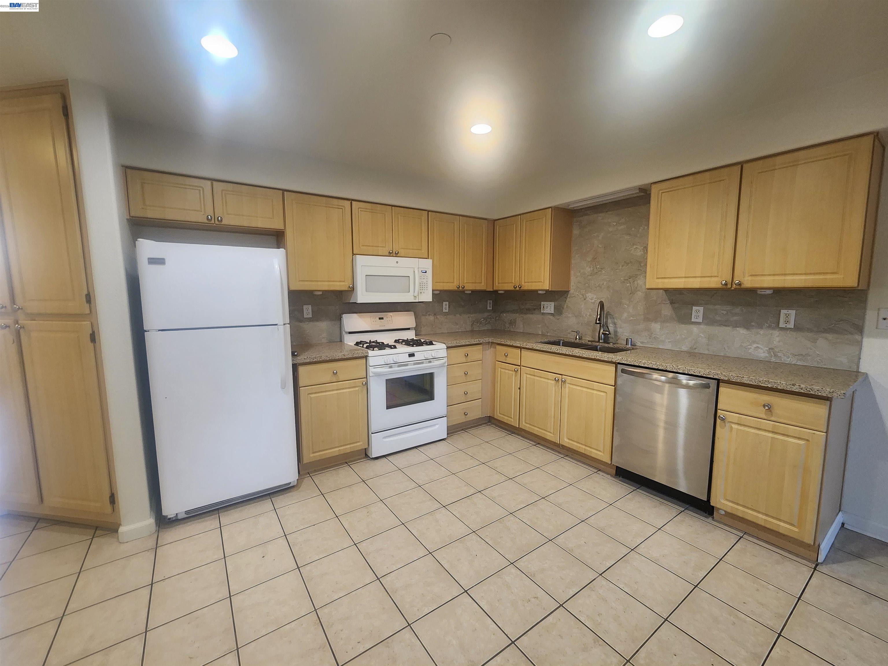 252 Lansing Way Hayward, CA 94541 - Photo 6 of 24