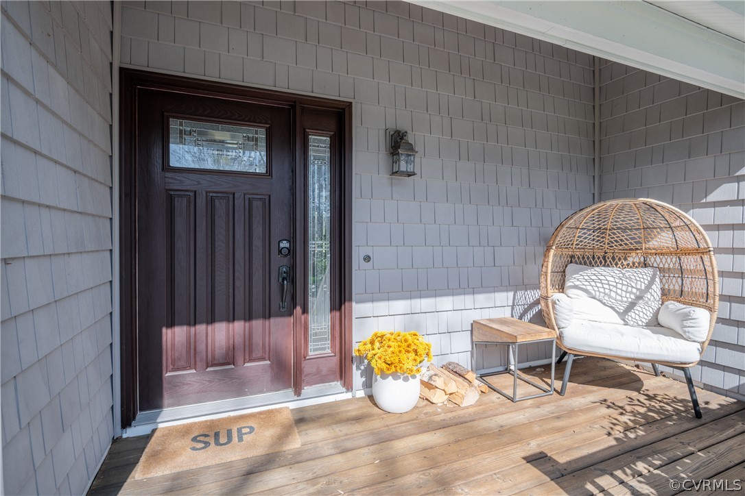 6218 Willow Glen Road Midlothian, VA 23112 - Photo 2 of 45 a view of sitting area with furniture