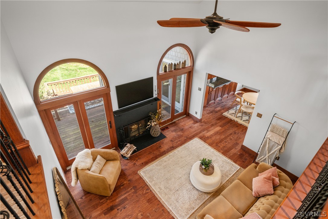 6218 Willow Glen Road Midlothian, VA 23112 - Photo 23 of 45 a view of living room with furniture and a window