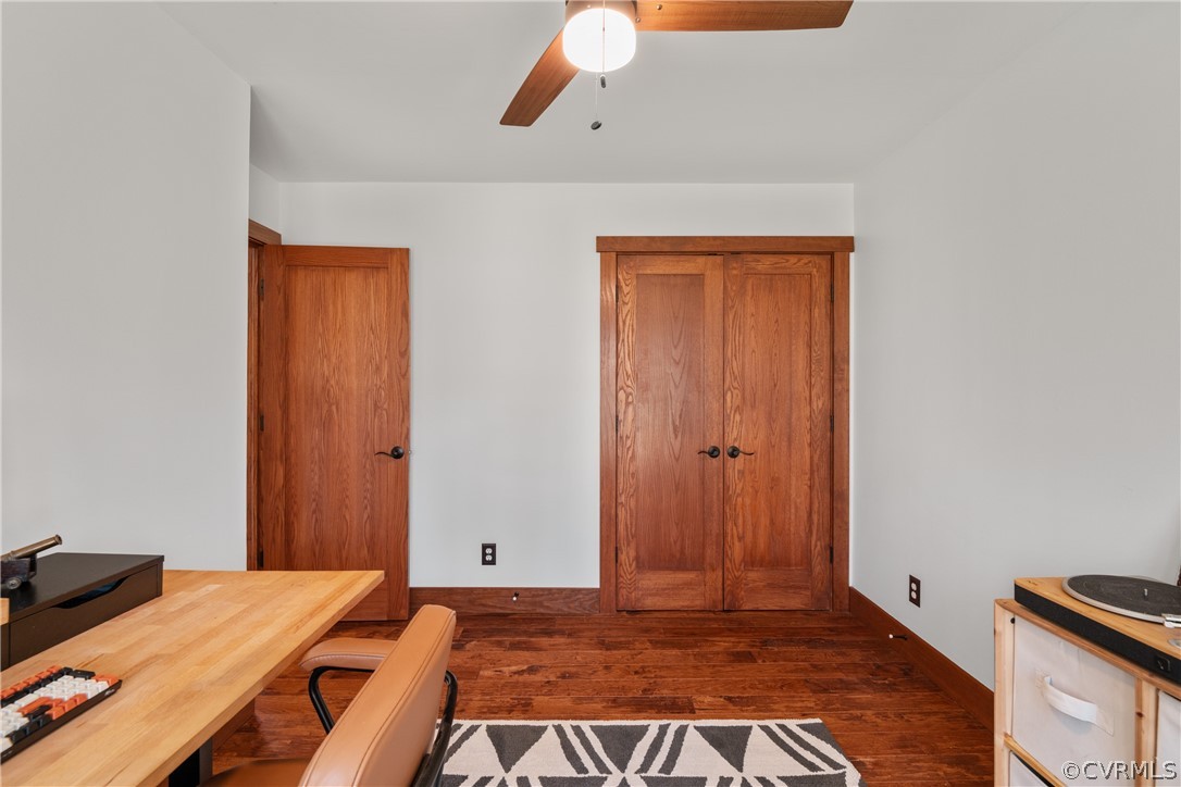 6218 Willow Glen Road Midlothian, VA 23112 - Photo 28 of 45 a view of an empty room