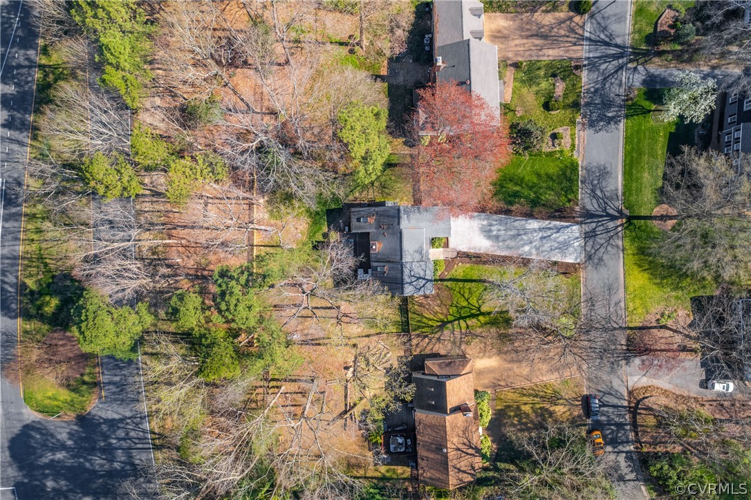 6218 Willow Glen Road Midlothian, VA 23112 - Photo 41 of 45 an aerial view of a house with a yard