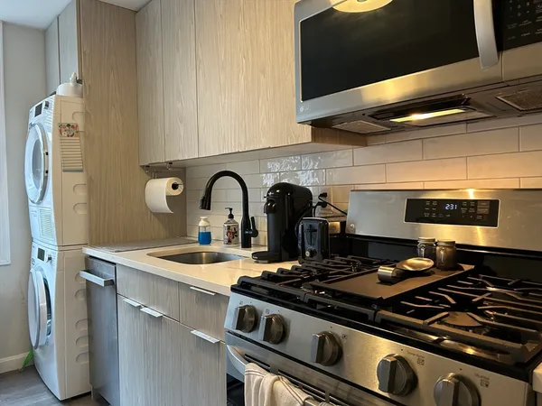 $3,600 | 125 Salem Street, Unit 9, Boston, MA 02113