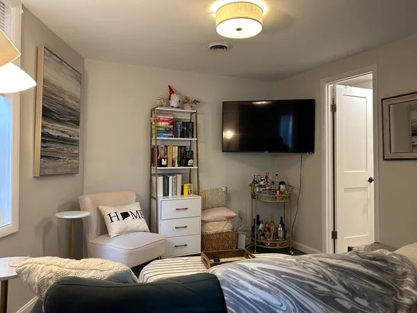 $3,600 | 125 Salem Street, Unit 9, Boston, MA 02113