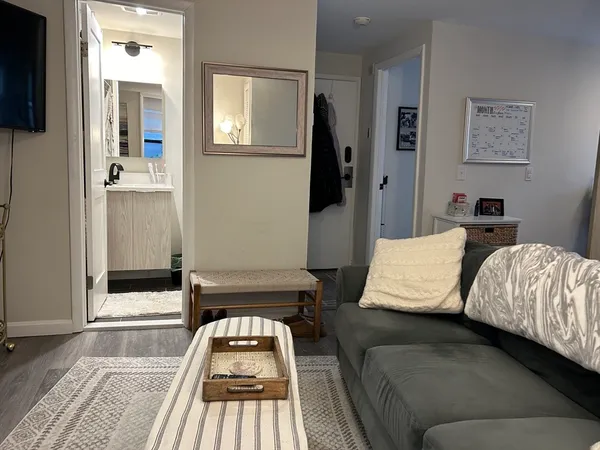 $3,600 | 125 Salem Street, Unit 9, Boston, MA 02113