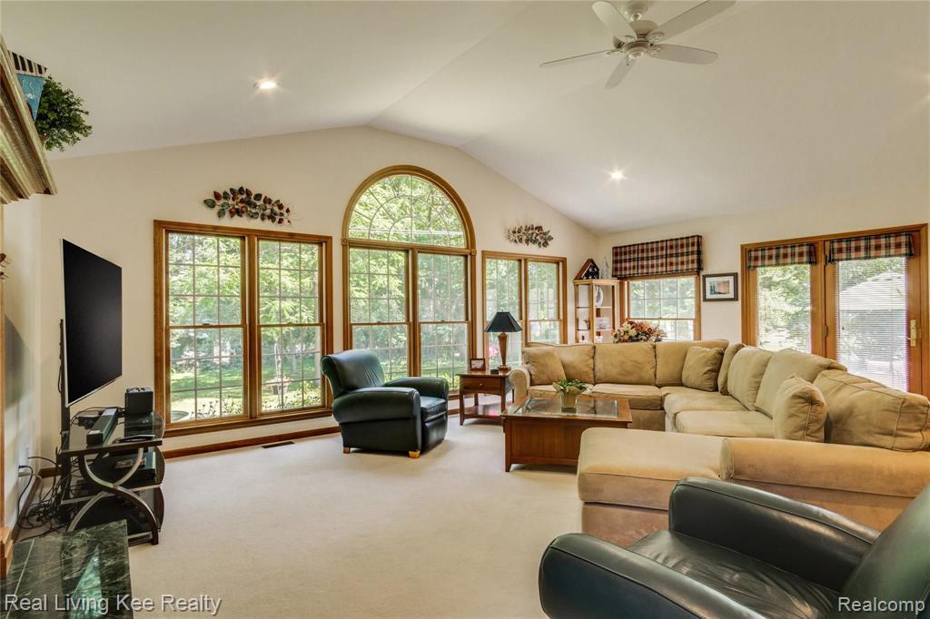 354 Texas Avenue Rochester Hills, MI 48309 - Photo 34 of 62