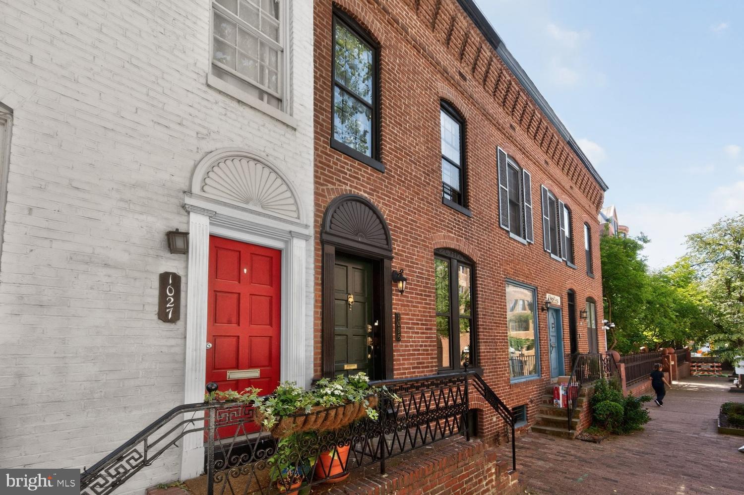 1025 30th Street Northwest Washington, DC 20007 - Photo 2 of 35