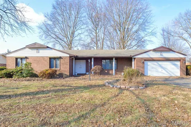 $100,000 | 74 Glen Echo Drive, Glen Carbon, IL 62034