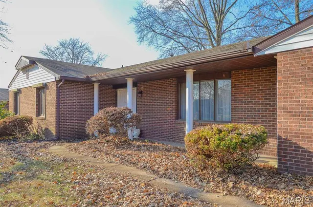 $100,000 | 74 Glen Echo Drive, Glen Carbon, IL 62034