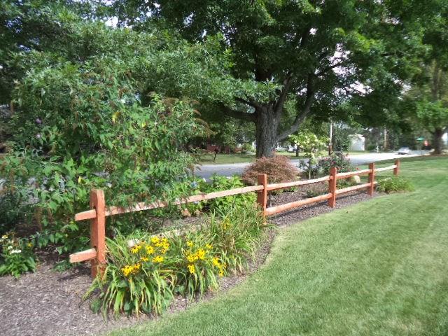 33 Darlington Road Beaver Falls, PA 15010 - Photo 6 of 17 Pretty bedded area in the front yard